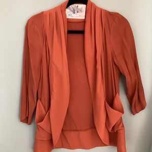 Rust crepe silk jacket by Kimchi Blue